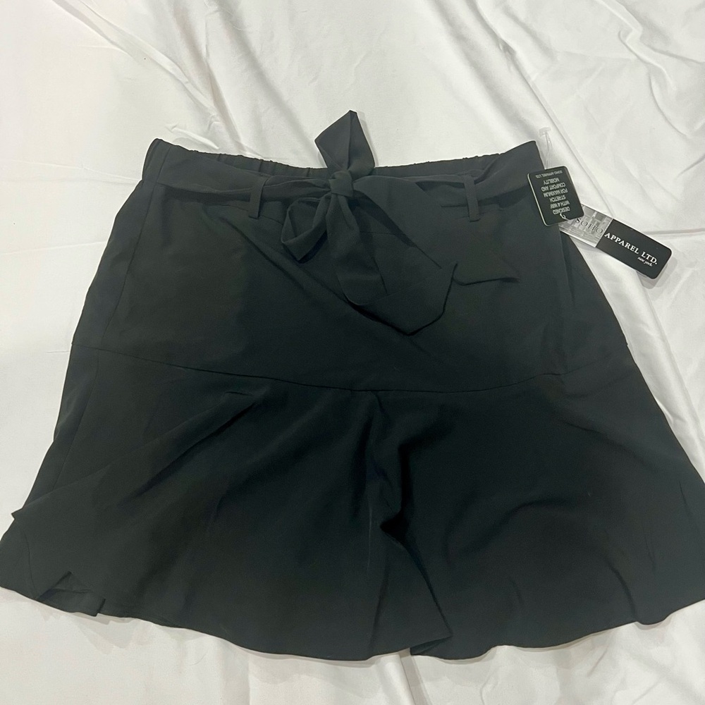 NWT Women’s Soho Black Skorts Tie and elastic waist